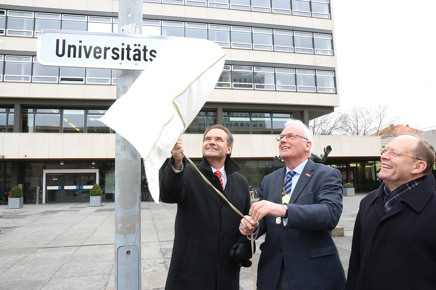Universitätsplatz: Ein neuer Name und drei neue Adressen - TU ... Universitätsplatz: Ein neuer Name und drei neue Adressen - TU ...