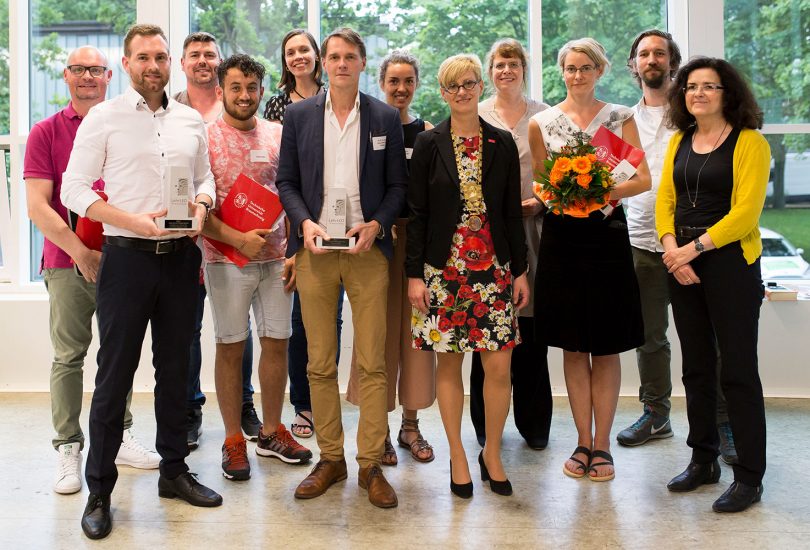 Zu sehen sind die Gewinnerinnen und Gewinner der LehrLEO-Awards 2017 in einem Gruppenfoto.