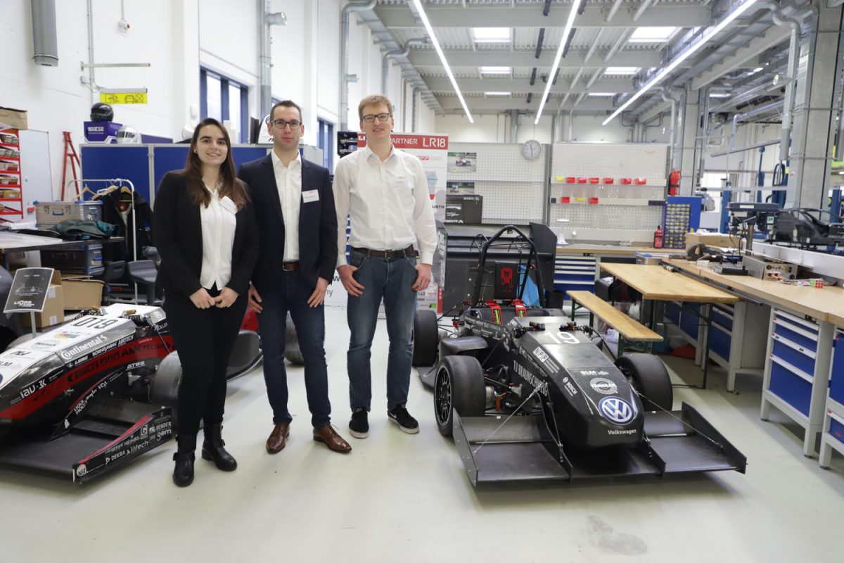 Besuch der Delegation im Niedersächsischen Forschungszentrum für Fahrzeugtechnik
