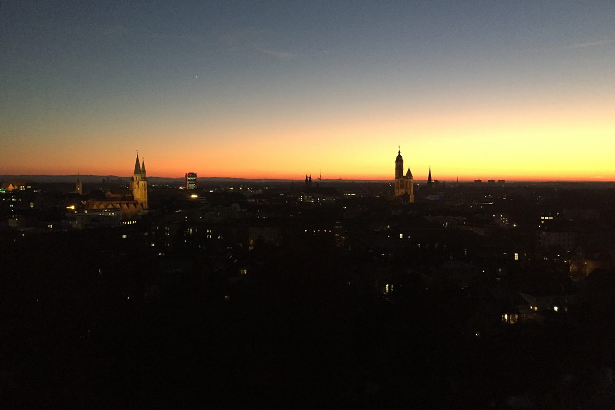 Von Sonnenaufgang und bis Sonnenuntergang auf