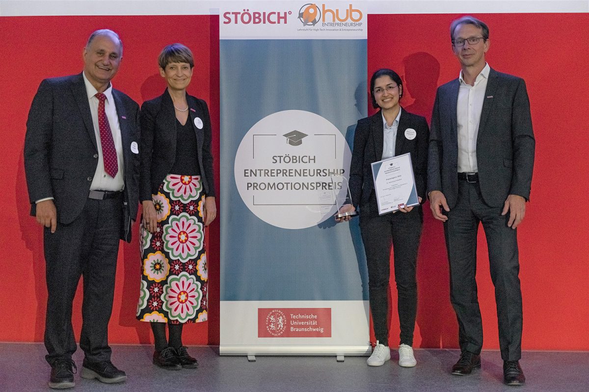 Muzlatilgan multfilm haqida porno Onamning dosti bilan porno