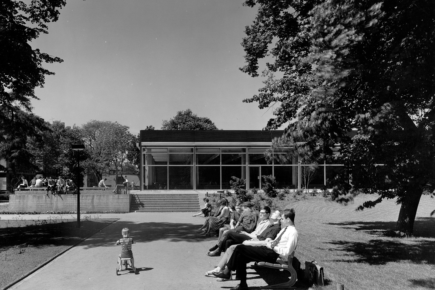 Außenansicht der heutigen Mensa 1 in Braunschweig im Jahr 1962. Bildnachweis: Heinrich Heidersberger, www.heidersberger.de