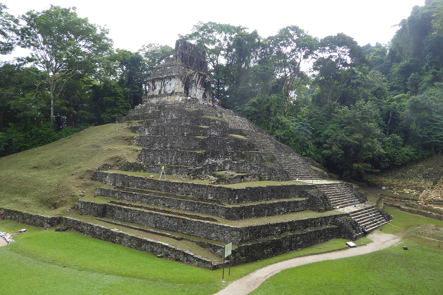 On an expedition to the lakes of the Maya - TU Braunschweig